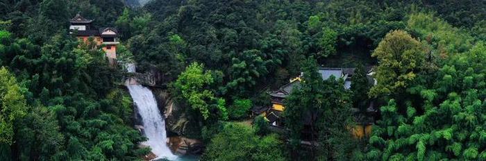 “浙东唐诗之路”的终点、位于浙江天台县的石梁飞瀑。受访单位供图