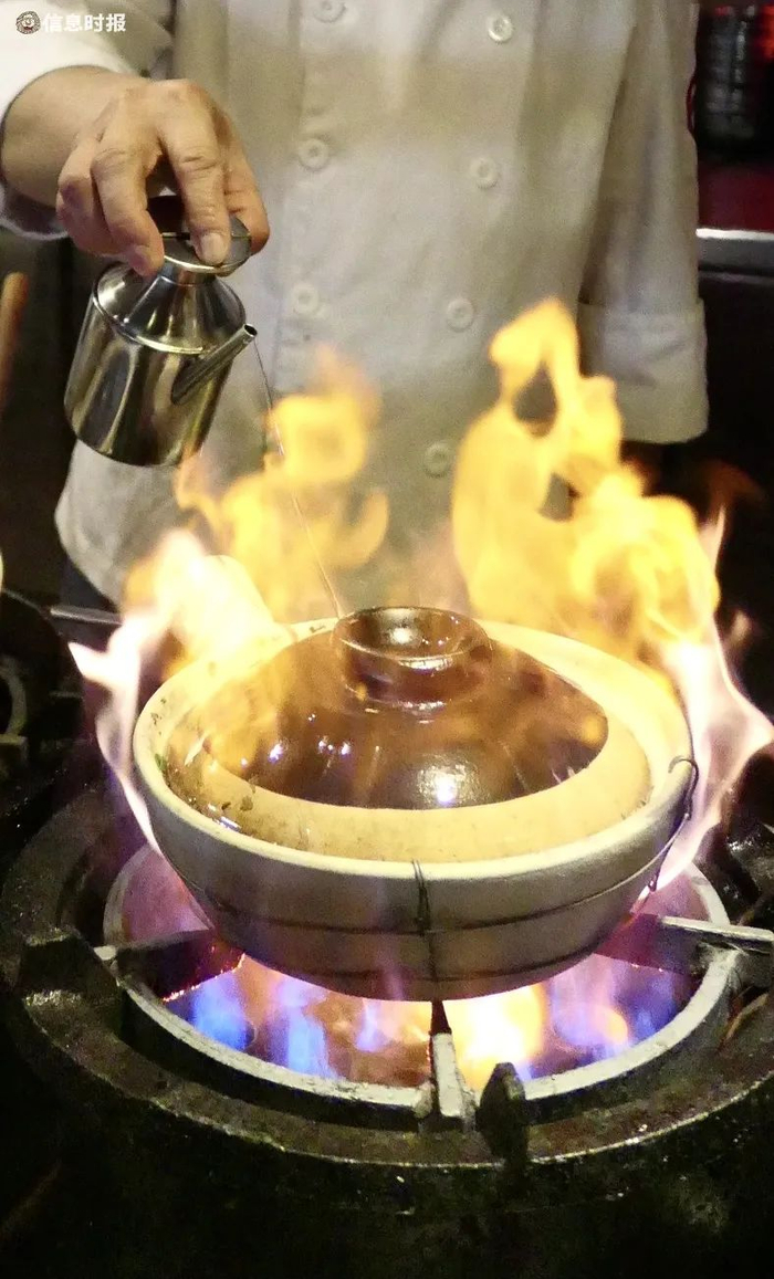 粤菜温文尔雅、内敛精致的形象被一道菜打破了。信息时报记者 徐敏 摄