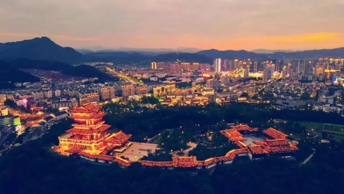 新昌县城夜景。受访单位供图（俞晓委摄）