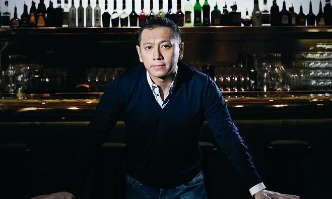 父亲坐拥7家上市公司,他差点娶了何超琼,如今妻子是外国的模特