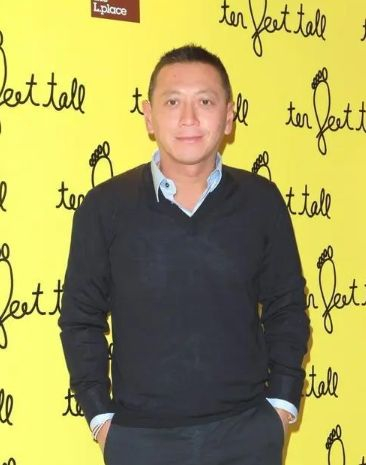 父亲坐拥7家上市公司,他差点娶了何超琼,如今妻子是外国的模特