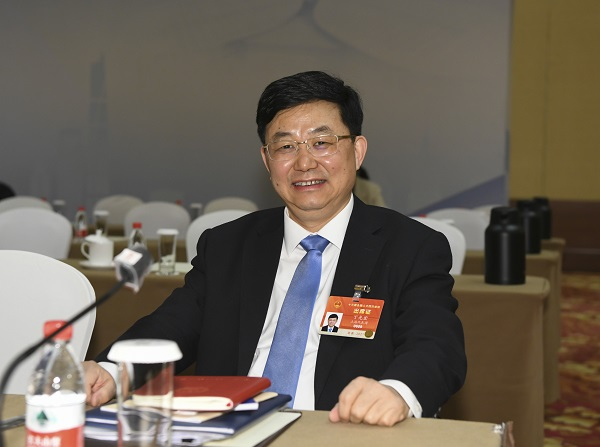 全国人大代表、民盟中央常委　丁光宏 