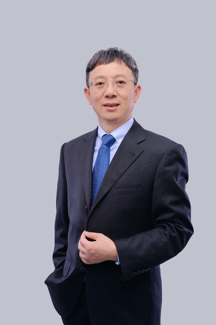 吴心伯：复旦大学国际问题研究院院长、美国研究中心主任，复旦大学特聘教授、博士生导师。主要研究领域为中国外交与安全政策、中美关系、亚太政治与安全等。受访者供图