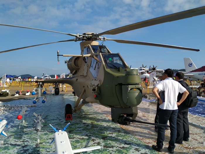 珠海航展上展示的直-10ME。