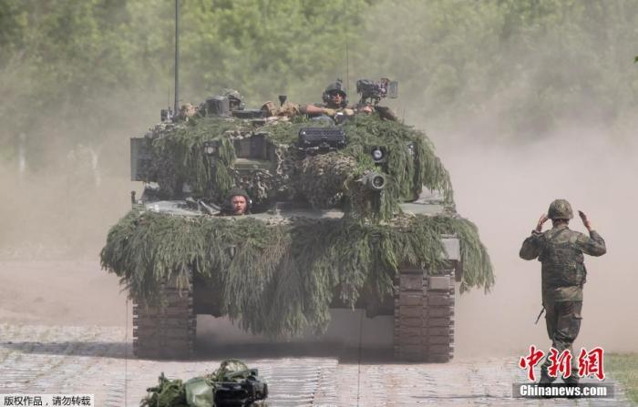 资料图：北约“铁狼”军演在立陶宛进行。欧美多国5300余名军人参加军演。