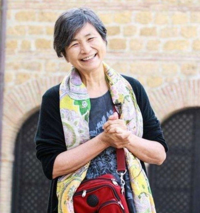 郑佩佩女儿嫁给非洲老公,正考虑全家移民国外,昔日打星身体欠佳|原子鏸|张翰|母亲|女星|花儿与少年_新浪娱乐_新浪新闻