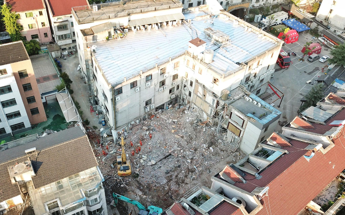 2021年7月14日，江苏苏州，苏州市吴江区四季开源酒店辅房发生坍塌事故现场。图/IC photo
