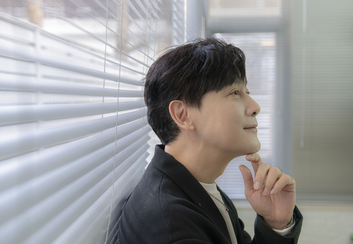 邱心志形容，演员这个职业就像拆盲盒，不知道后面还有什么惊喜等着他。人物摄影/新京报记者 郭延冰