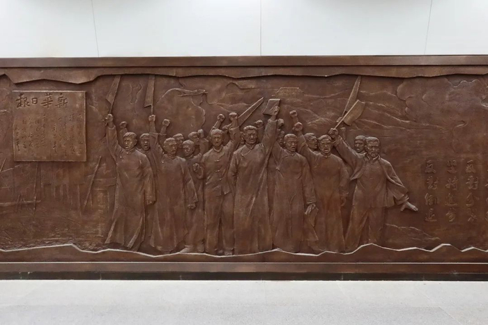 墙面浮雕 龚浩月 摄