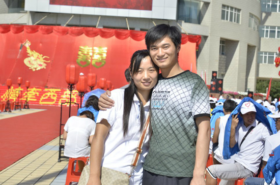     2013年，郜鲁娟刚到新疆时与赵忠亚的合影。赵忠亚供图