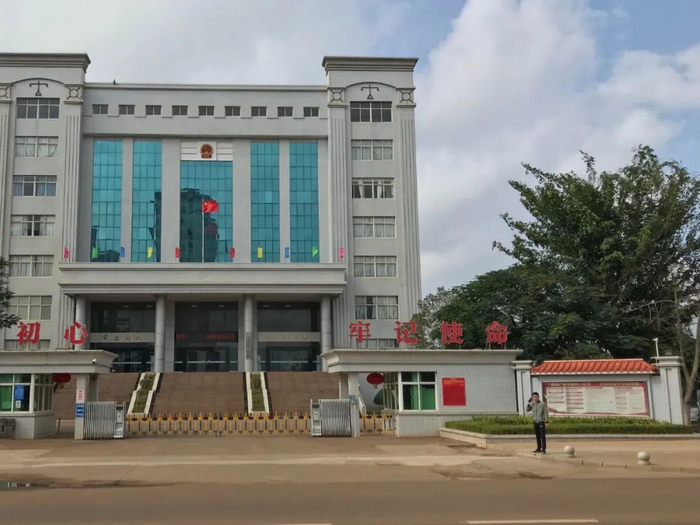 2022年1月10日，陈之强到徐闻县人民法院，沟通案件情况。新京报记者 聂辉 摄