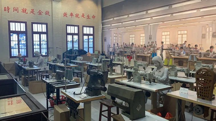 太平手袋厂工作场景复原，摄于虎门太平手袋厂陈列馆