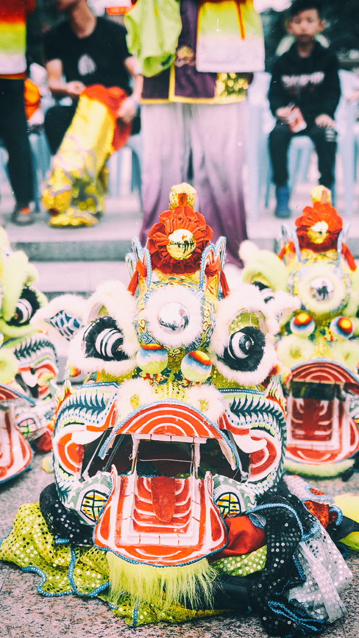 锣鼓响，鞭炮鸣，客家人，舞麒麟。