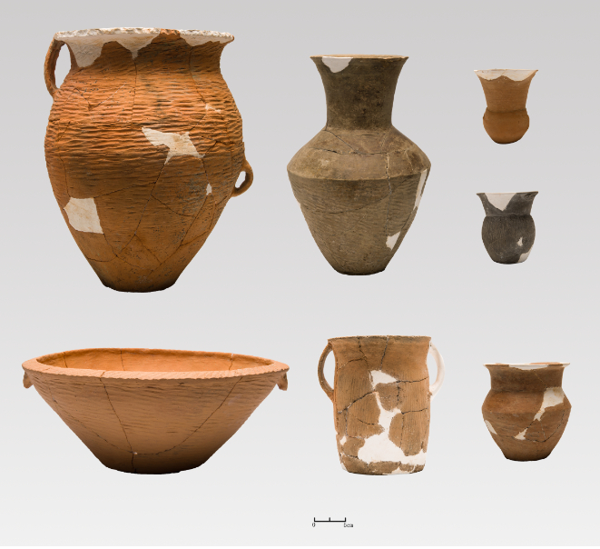 太平遗址出土陶器组合。陕西省考古研究院供图