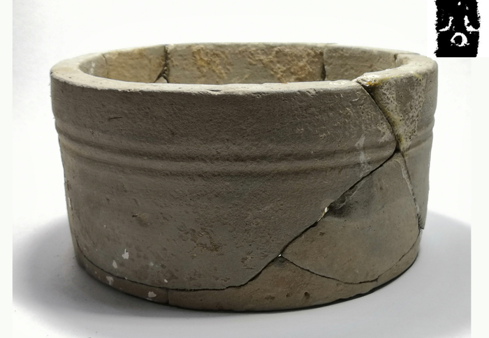 “公”字陶量。陕西省考古研究院供图