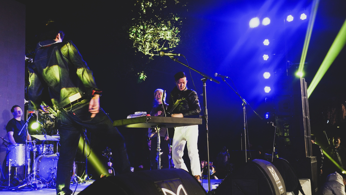 五条人大南坡演出的最后一首歌《问题出现我再告诉大家》