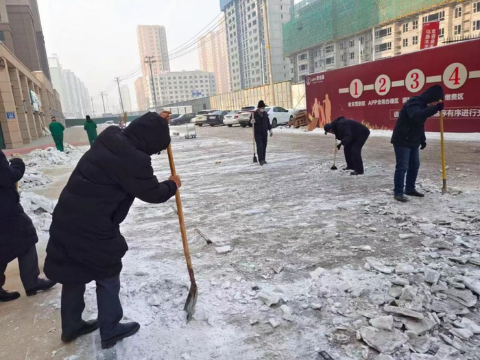 乌鲁木齐碧桂园项目道路清雪