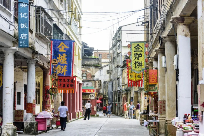 松口古镇南洋骑楼风貌。