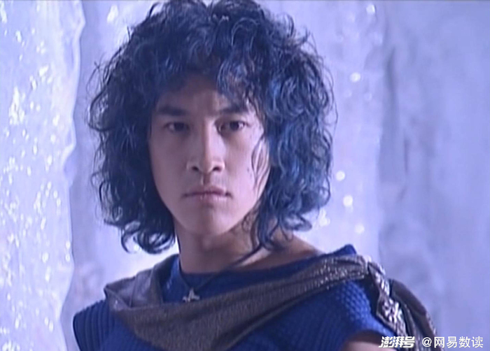 多少人烫完头，就成了步惊云分云。/来源：《风云》剧照