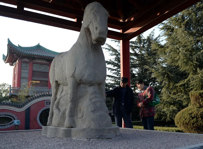 汉武帝刘彻的陵墓茂陵。