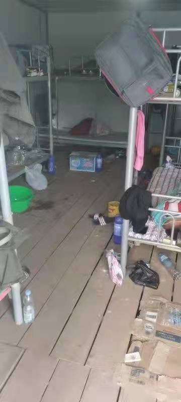 5名劳工在二期工地住的宿舍