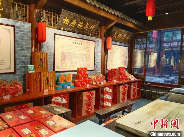 位于平遥古城内的平遥牛肉店。　张丽 摄