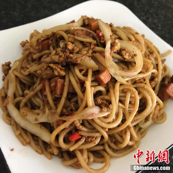 炒粉。徐梦文&nbsp;摄