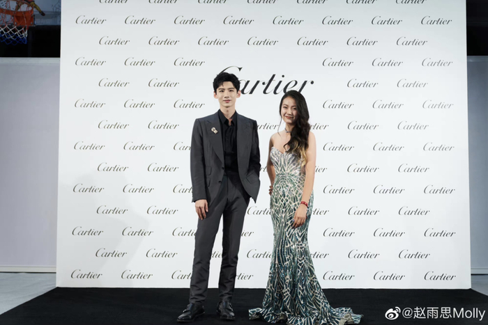 ▲赵雨思和白敬亭