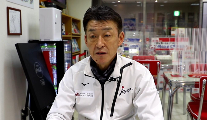 阿部雅司。直播截图