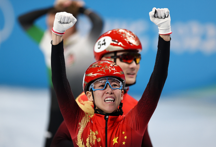 范可新终于拿下了自己的冬奥金牌。