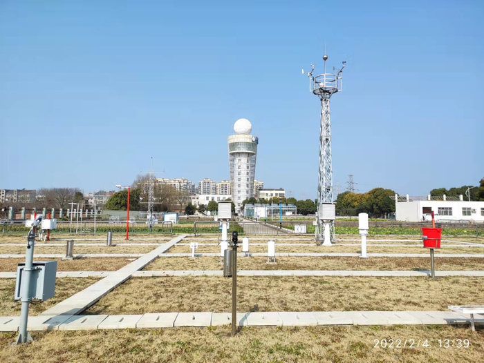 立春江汉平原荆州市碧蓝晴空。陈运乔/摄