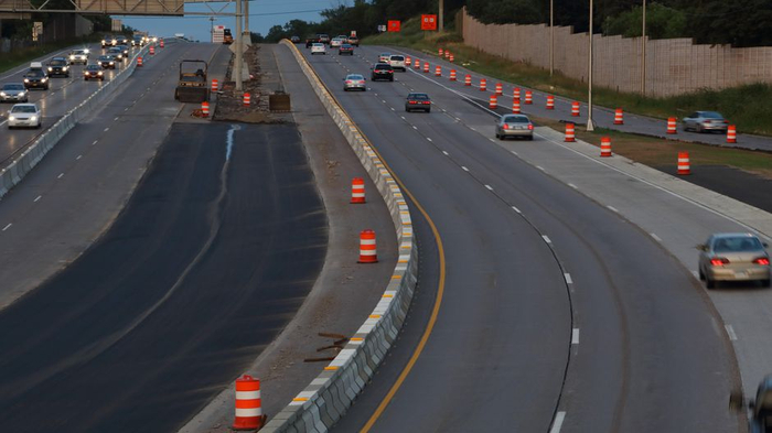   作业区的标线应清晰并连续，防止机器视觉的误解。