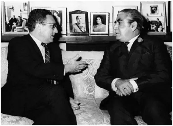 1970年7月8日，基辛格（左）与巴基斯坦总统叶海亚•汗（右）对话（资料图）