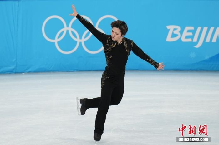 图为宇野昌磨在比赛中。   中新社记者 崔楠 摄