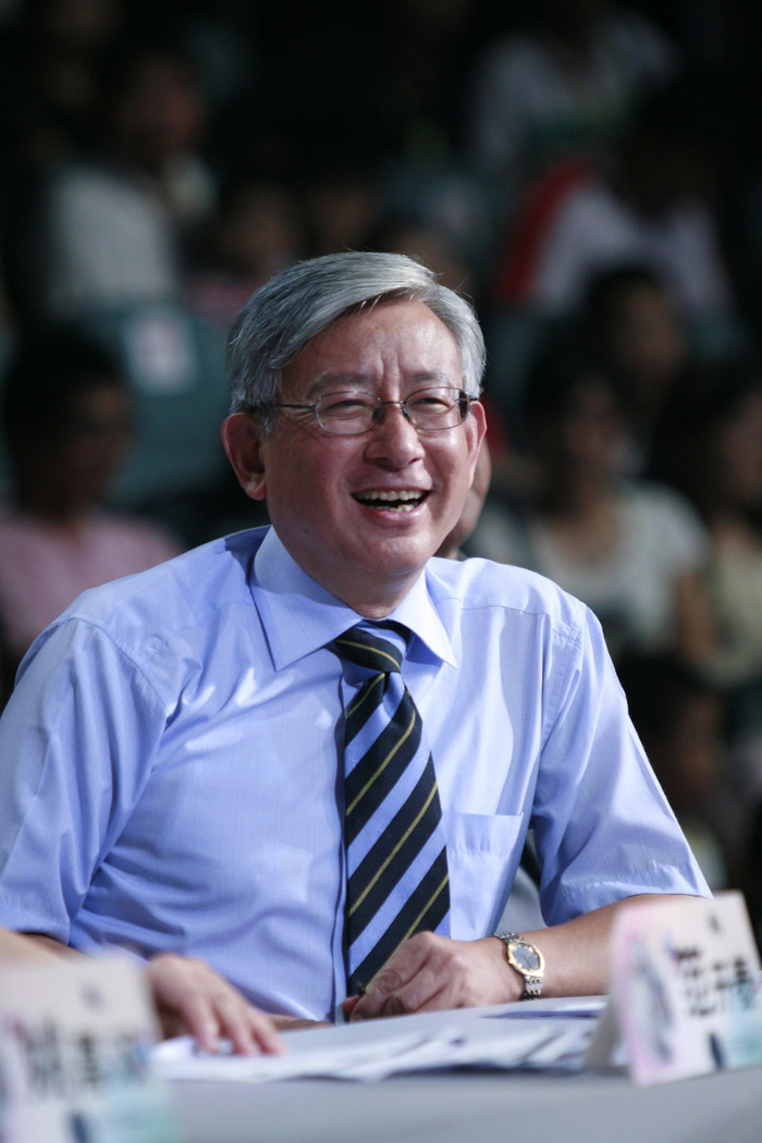 曹景行 视觉中国 资料图