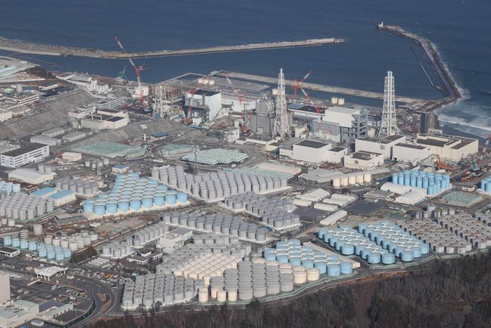 2021年2月14日，日本东北部福岛县，福岛第一核电站内用于储存核污水的水箱。