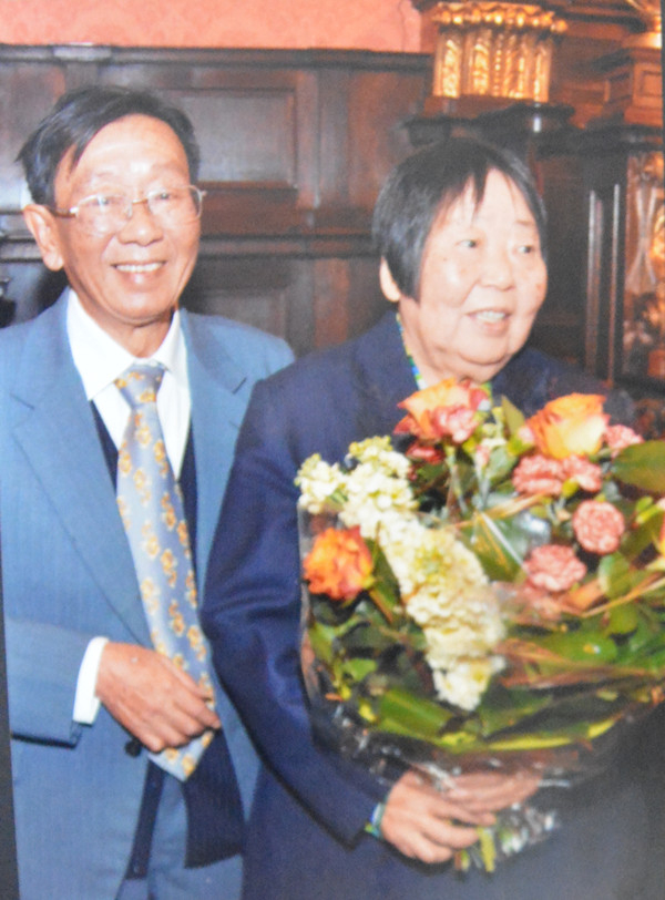 易丽君、袁汉镕伉俪