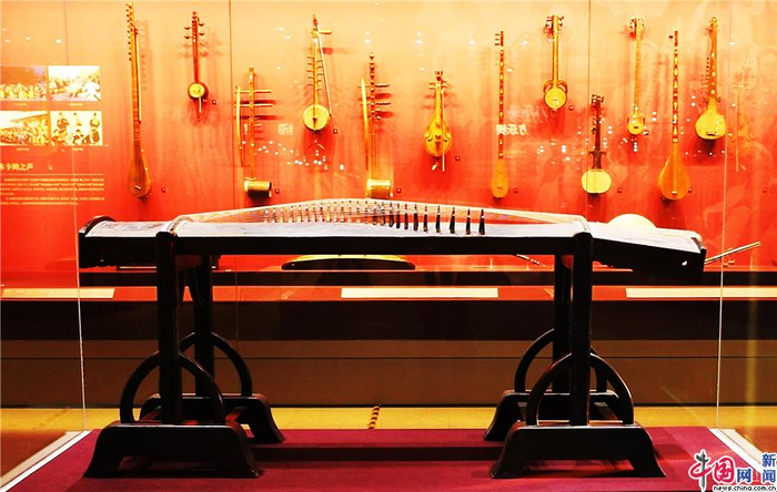 “旷古遗音”板块中展出的琴。中国网记者 刘维佳 摄