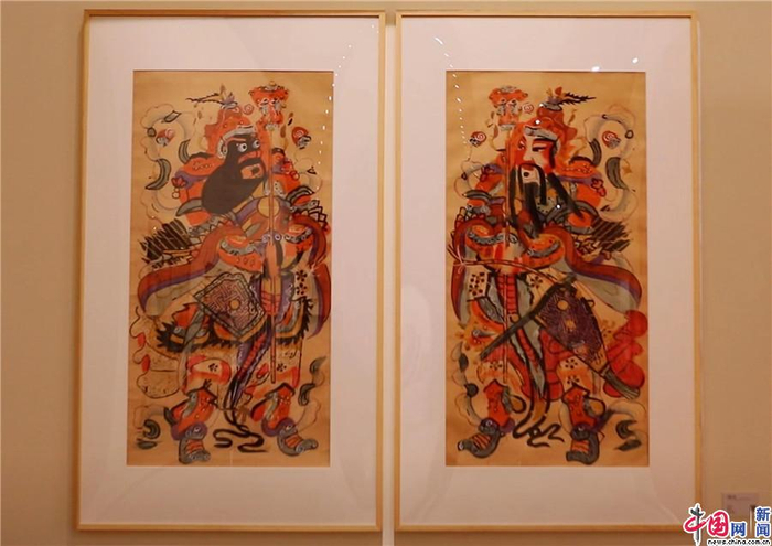 “神州迎春”板块中展出的木版年画。中国网记者 刘维佳 摄