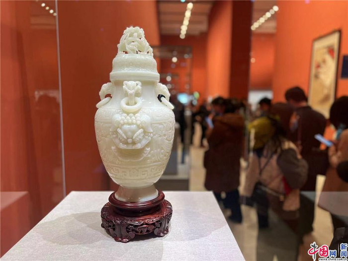 “大国匠作”板块中展出的圆罍。中国网记者 刘维佳 摄