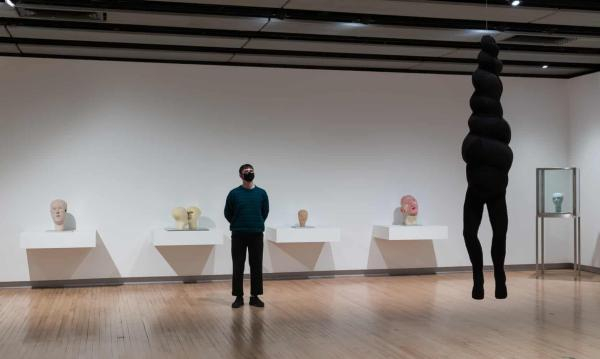 “编织的孩子”展览现场