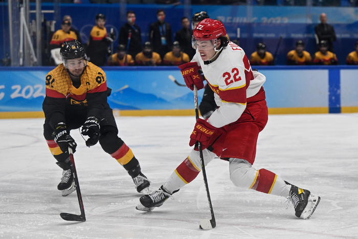 中国队22号福帅（右）。