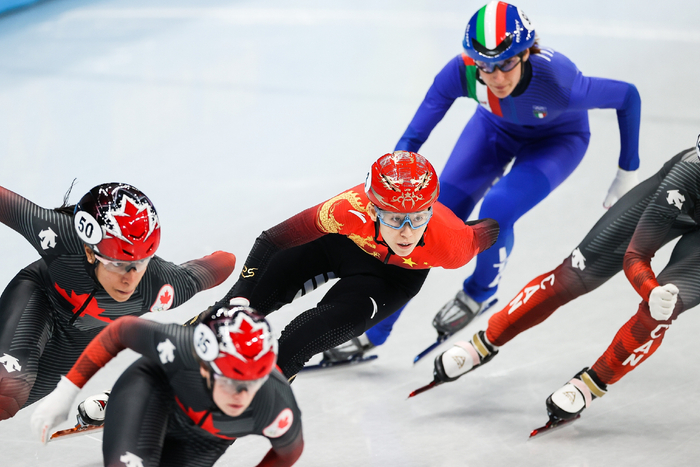 老将范可新领衔中国女子接力。