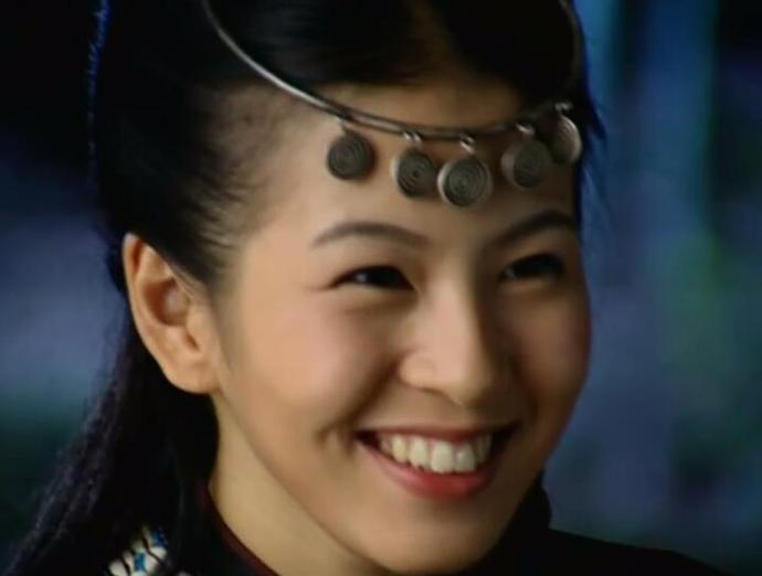 这8位女星“笑眼”太美！笑起来弯弯像月牙，灵气逼人，甜如初恋