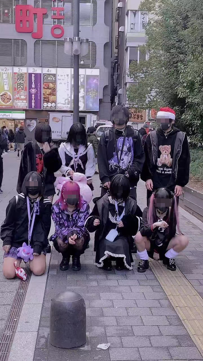 2021年10月，“东横孩子”的一张合影。受访者供图