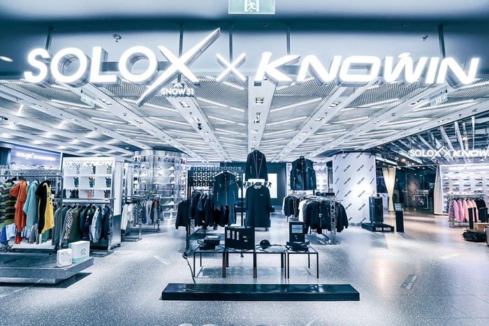 打算做生活方式生意的SWON51在滑雪空间中加入了零售、餐饮等业态。