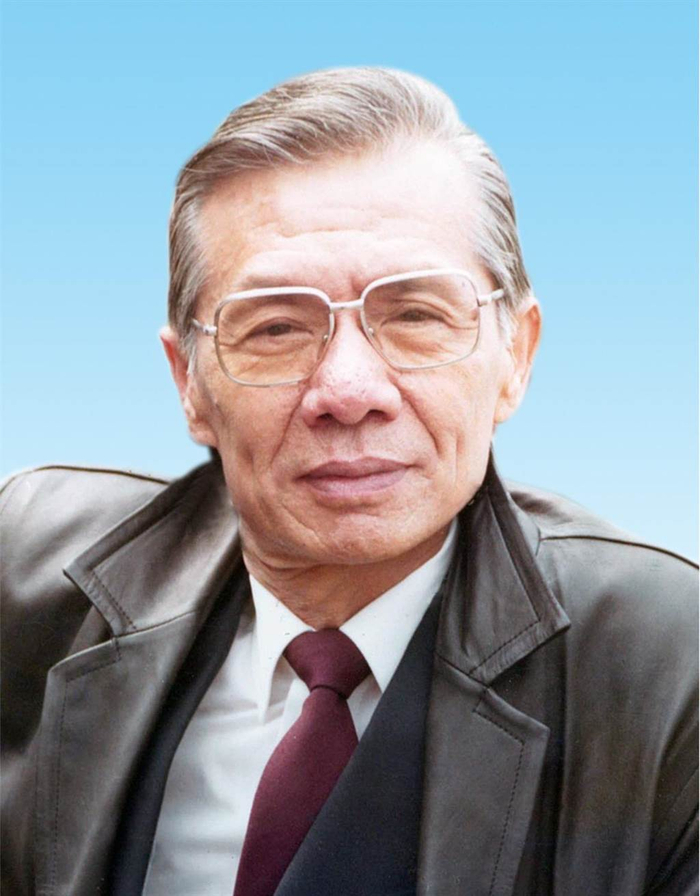 常枫告别仪式举行:女儿跪别父亲最后一程,圈内好友出席悼念