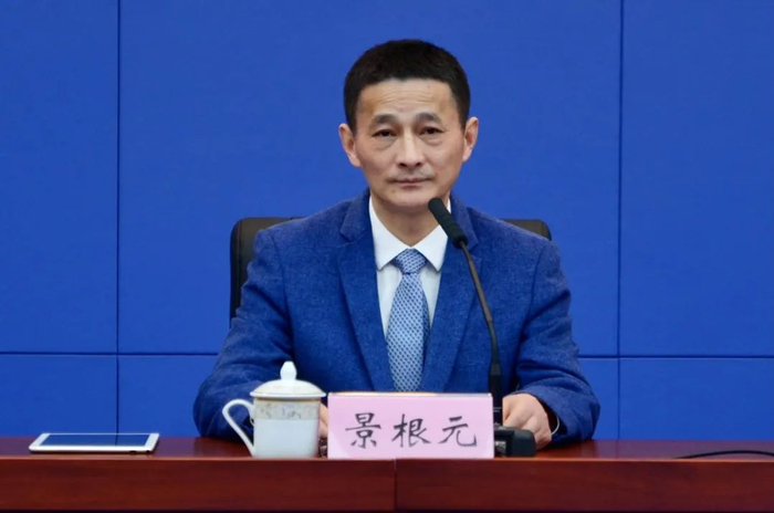 景根元介绍相关情况 龚浩月 摄