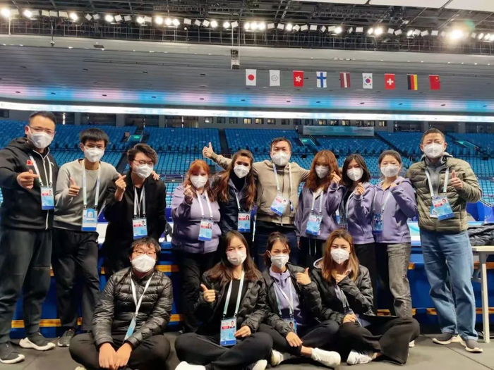 ▲高子涵和团队合影。受访者供图