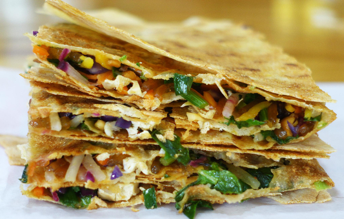 煎饼果子，是中国人最喜欢的小吃之一。 视觉中国 图